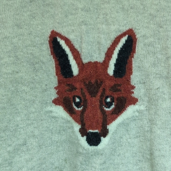 Cozy Beige Sweater with Fox Motif - Picture 2 of 5